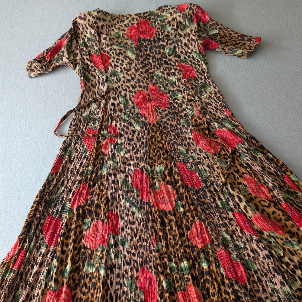 Vintage 90s Leopard and Rose Print Crinkle Rayon Midi Dress 70s Inspired Sz S - Picture 14 of 14